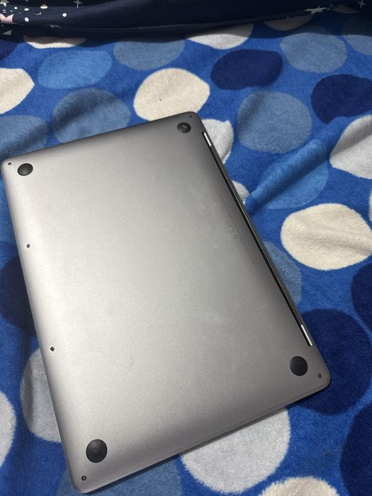 MacBook Pro 13″ 2017, i7 2.5 GHz, 16 GB, Intel Iris Plus Graphics 640