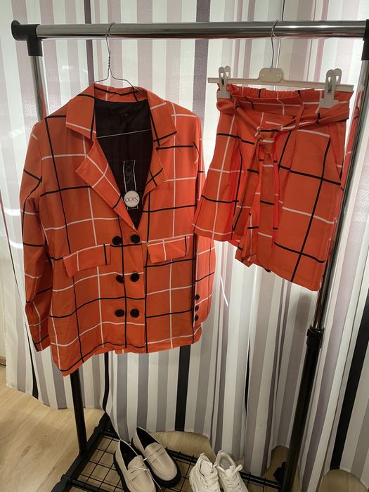 Разпродажба на якета- Зара, Манго, pull and bear