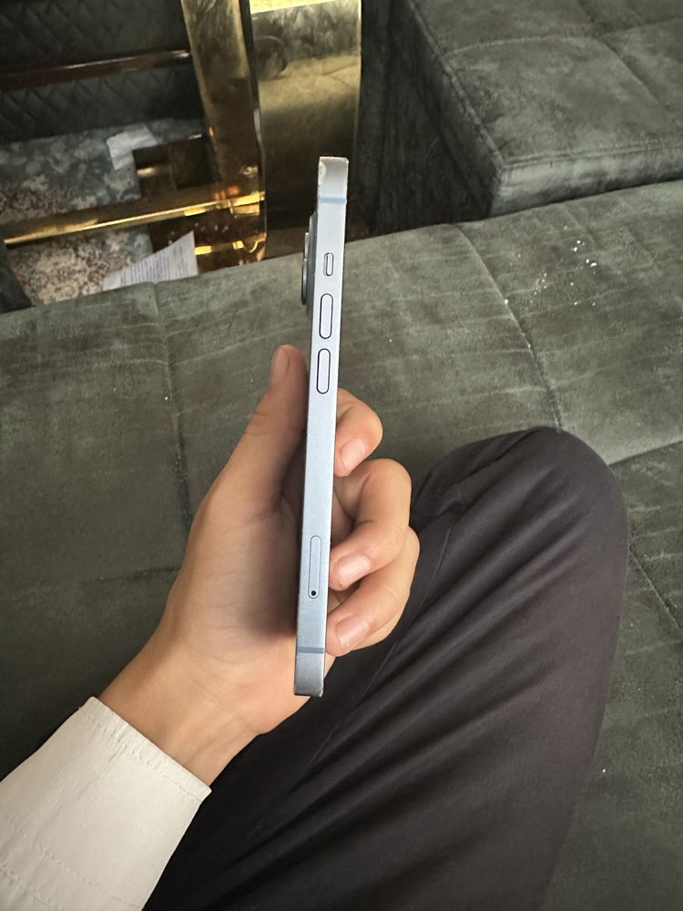 Iphone 14 blue….
