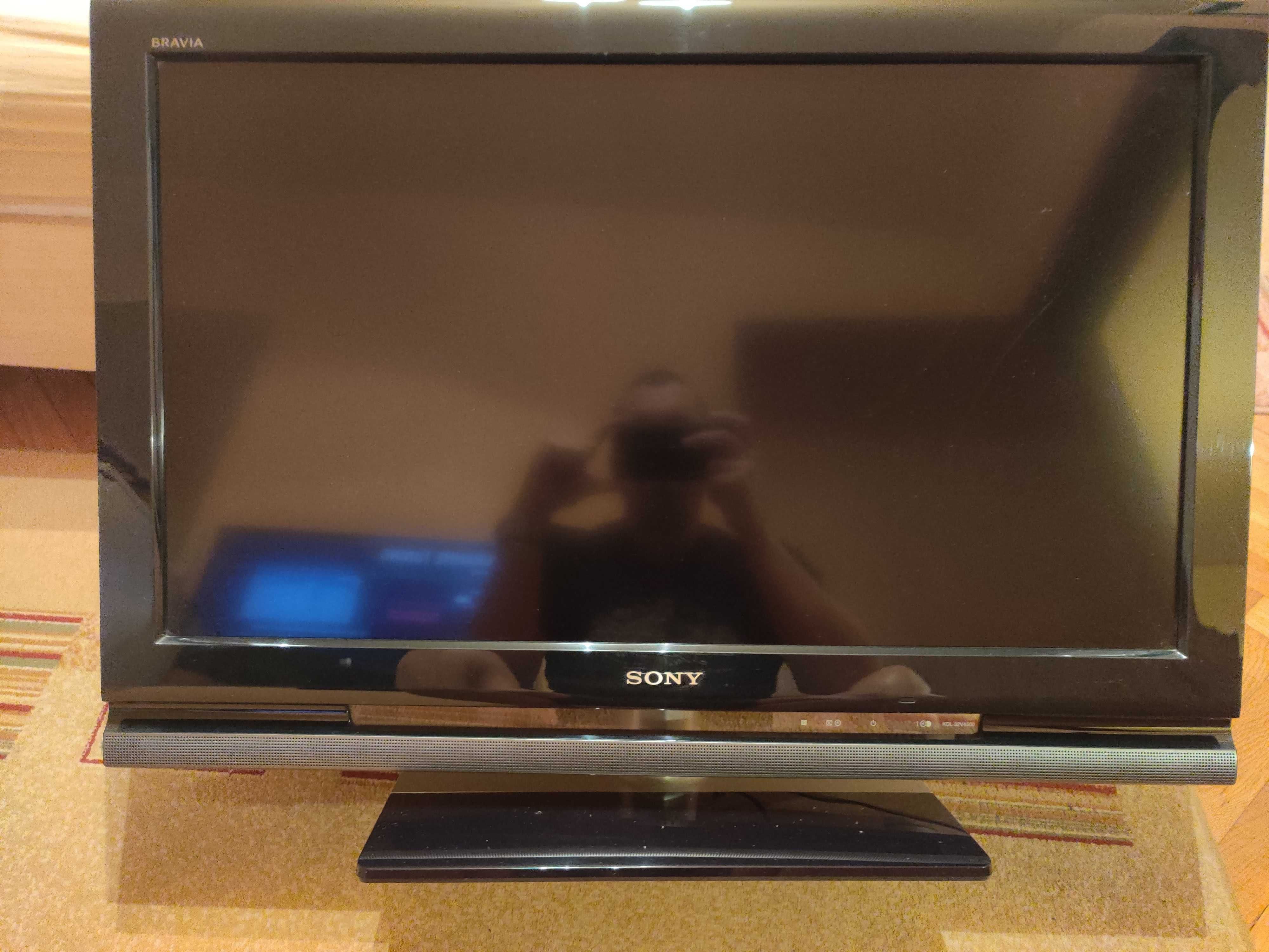 Телевизор 32-инча Sony Bravia KDL-32V4500