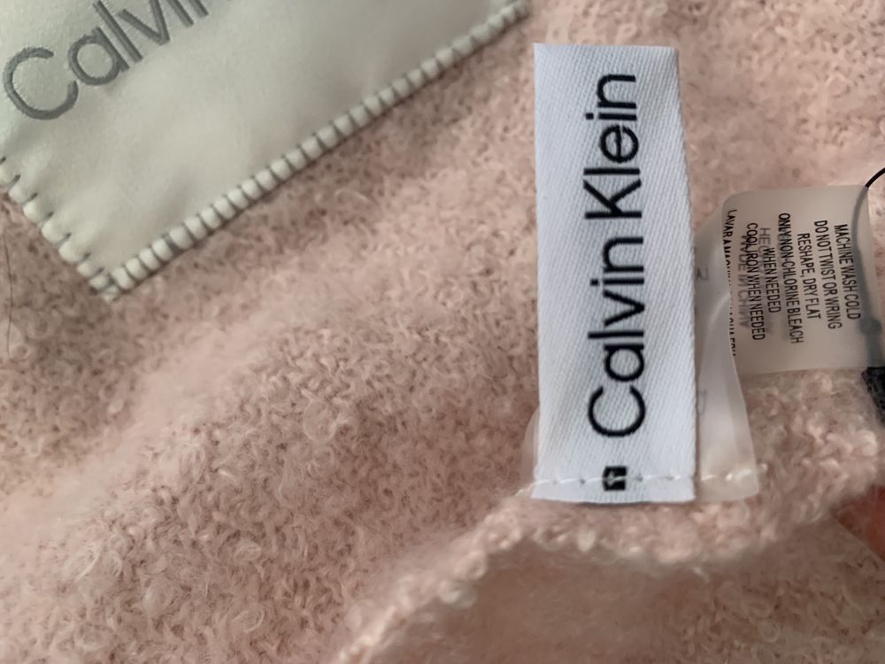 Зимен шал - розов Calvin Klein