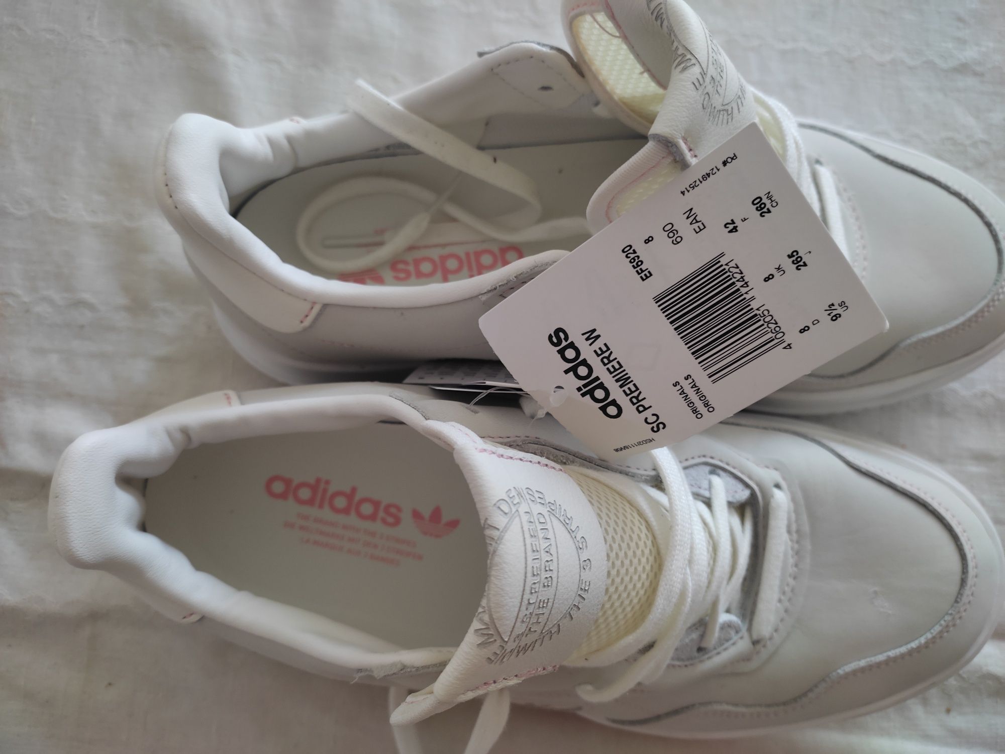 Кроссовки adidas кожаные 42