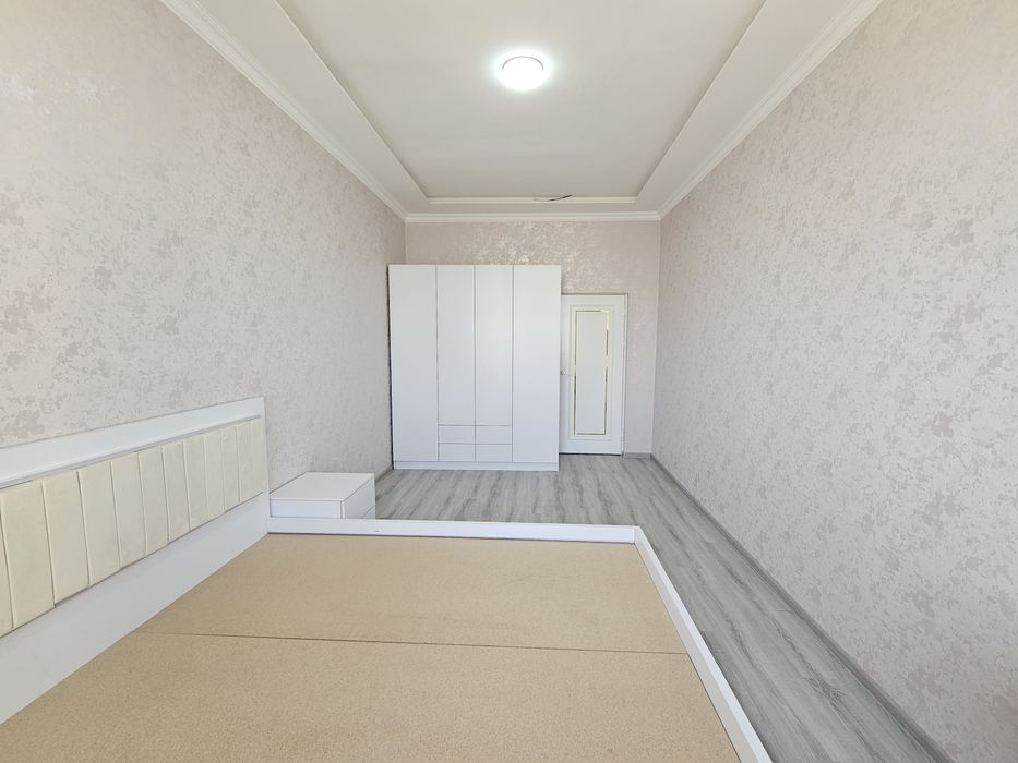 EKO shahar markazida 2 xonalik 78 m2  kvartira arendaga beriladi