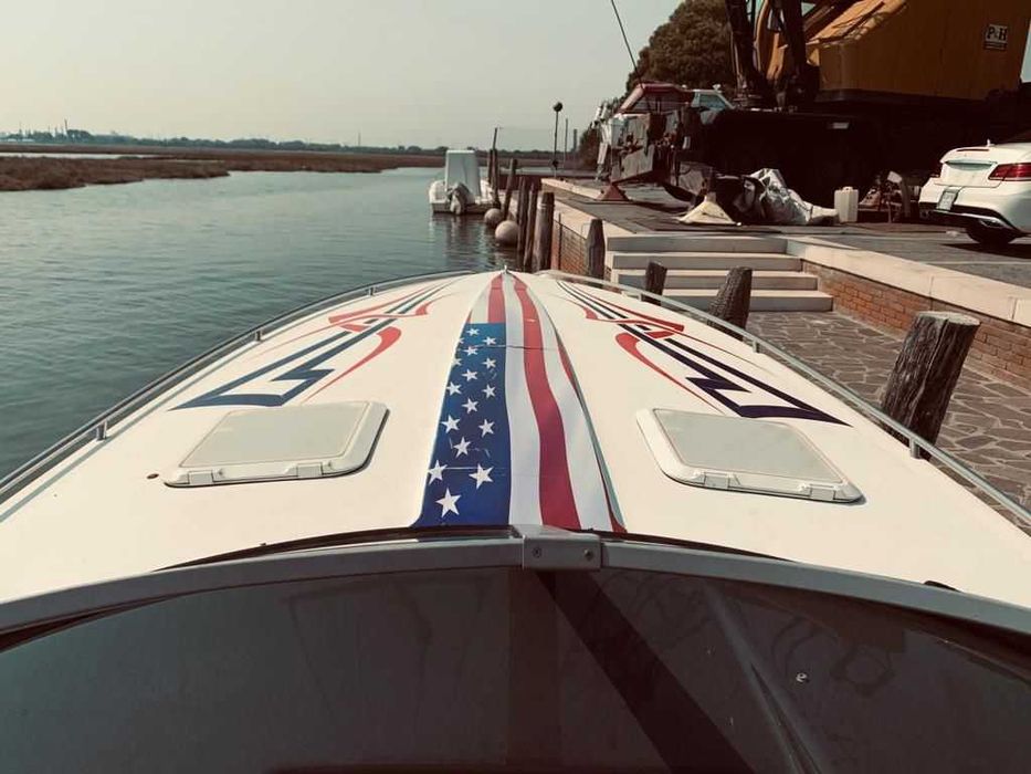 Imbarcatiune model  FORMULA 336 ,cu 2 motoare MERCRUISER 502 MAG EFI