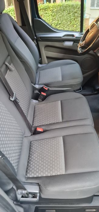 Închiriez microbuz Ford Transit 8+1 de la 300 lei/zi