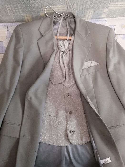 Costum bărbați confortabil