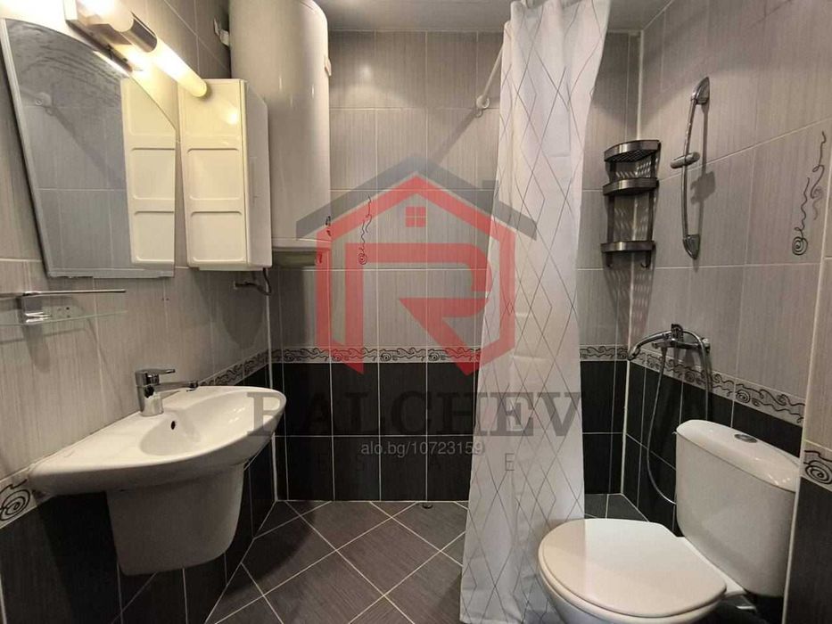 Дава се под наем Двустаен апартамент в Варна, Левски - 75 кв.м за 612 € - Снимка #3