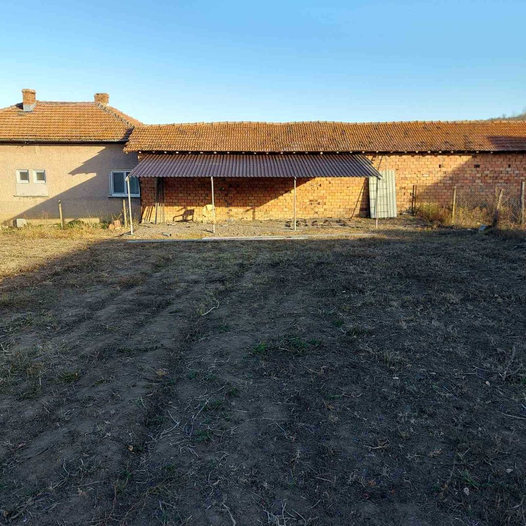 Продава се Къща в с. Камбурово, Област Търговище - 70 кв.м за 795 €/кв.м - Снимка #13