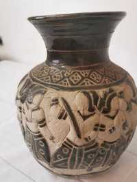 Vaza din lut cu tenta egipteana pictata manual