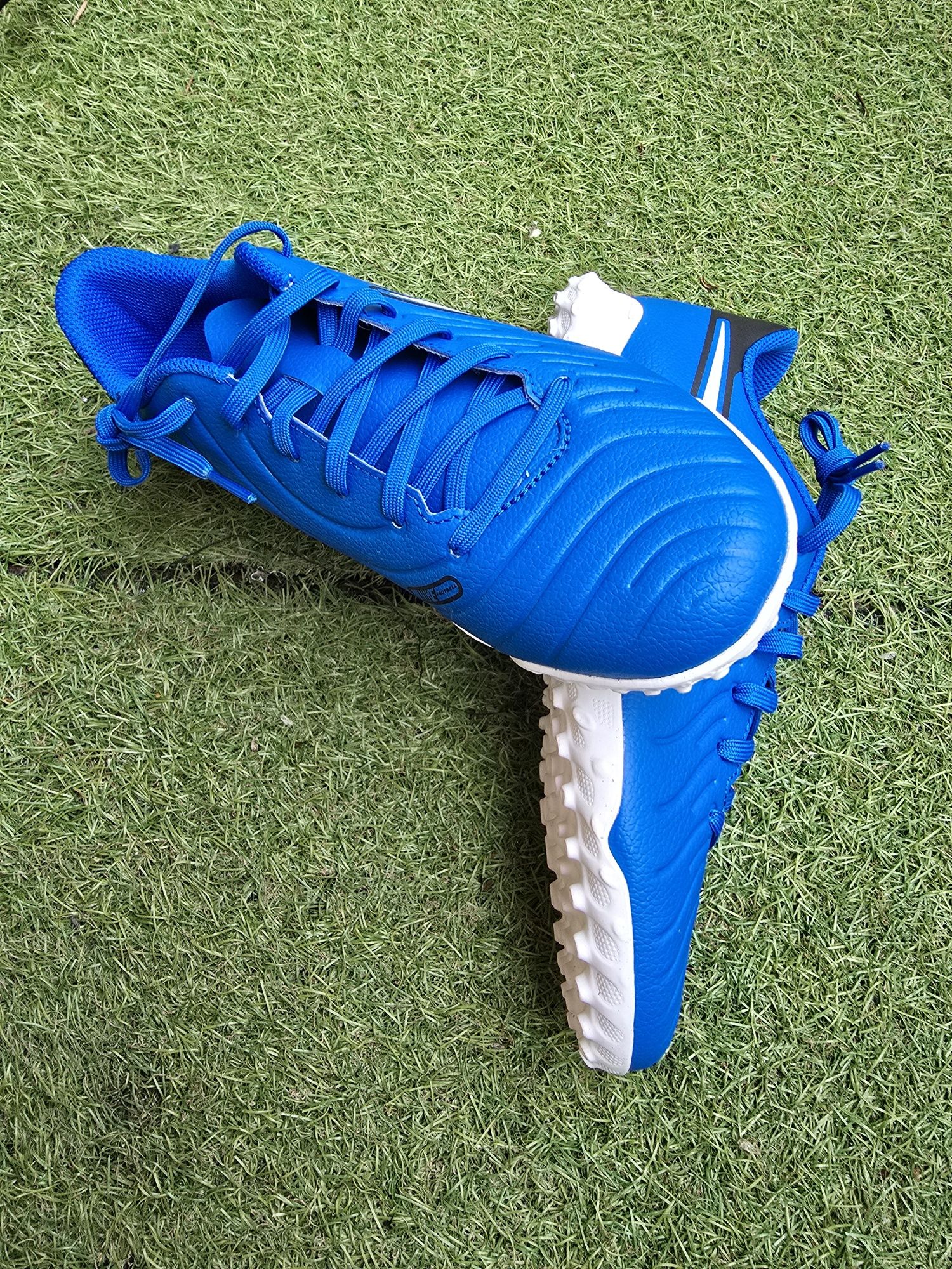 Футболни стоношки Nike Legend 10 Club TF - размер 39