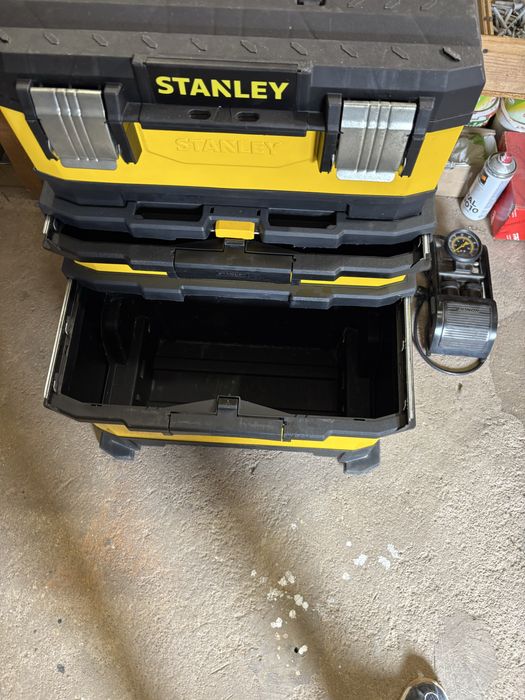 Професионален куфар за инструменти stanley