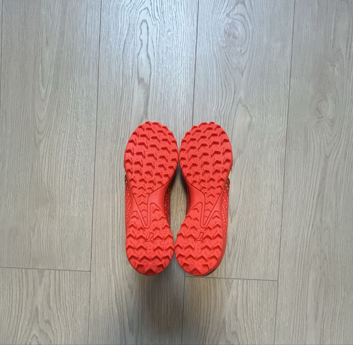 Adidasi fotbal Puma marime 42