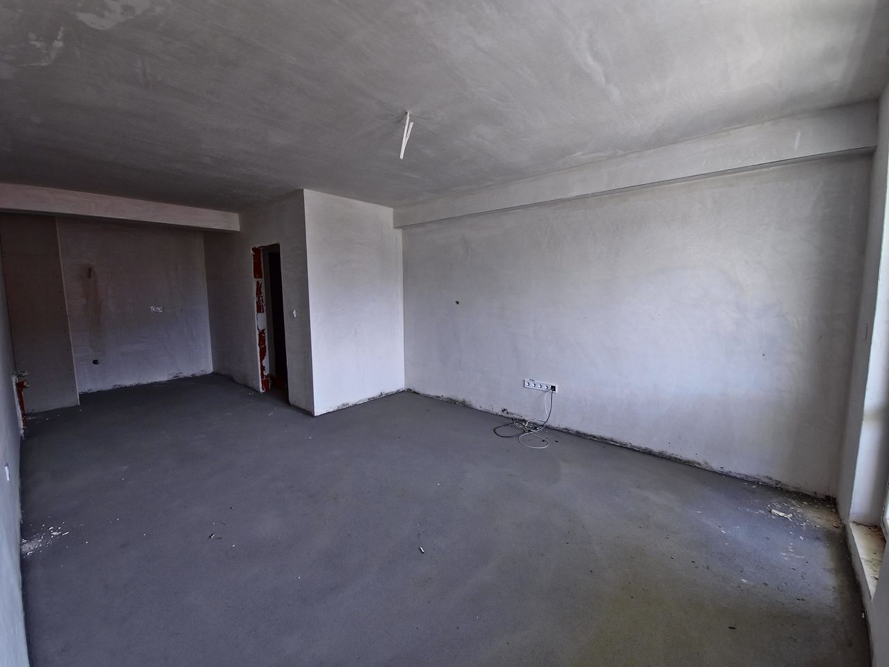 Продава се Двустаен апартамент в Пловдив, Западен - 72 кв.м за 1250 €/кв.м - Снимка #1