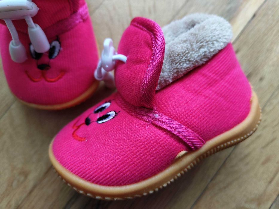 Розови пантофки и буйки LEGO бяло и червено