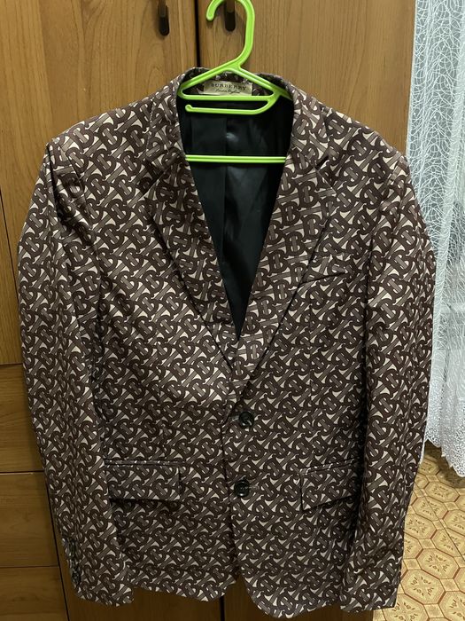 Новый Burbery костюм