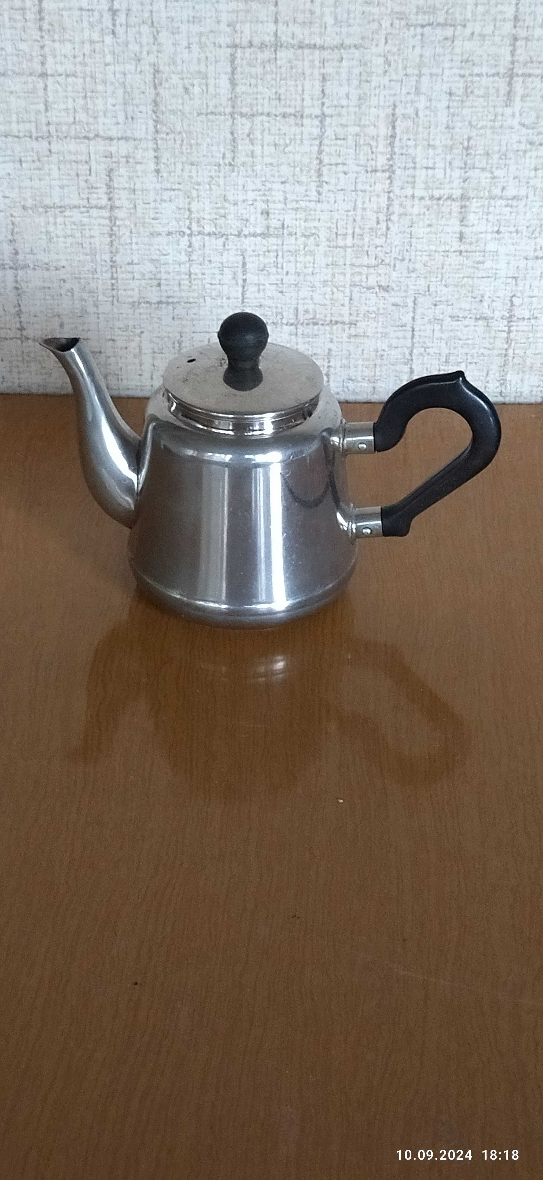 Заварочный мельхиоровый чайник.