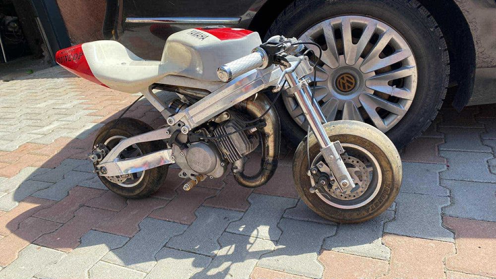 2 Motociclete mici – rapide, modificate – nu sunt pentru copii!