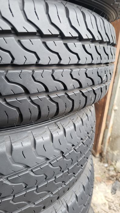 4бр. 195 65 16С Dunlop летни.