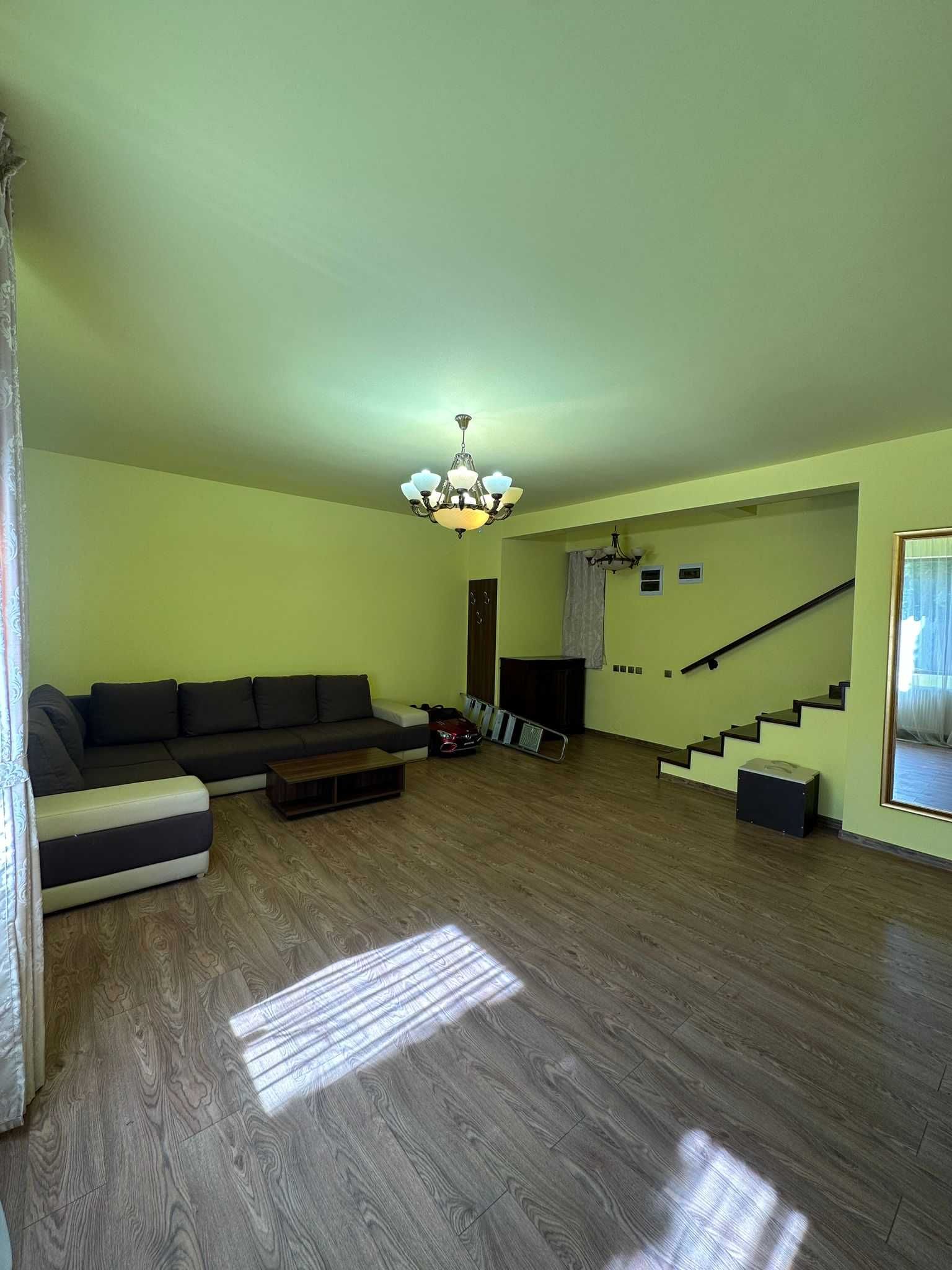Inchiriem casa zona Becas
