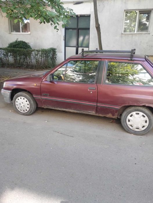 Opel Corsa anul 1992