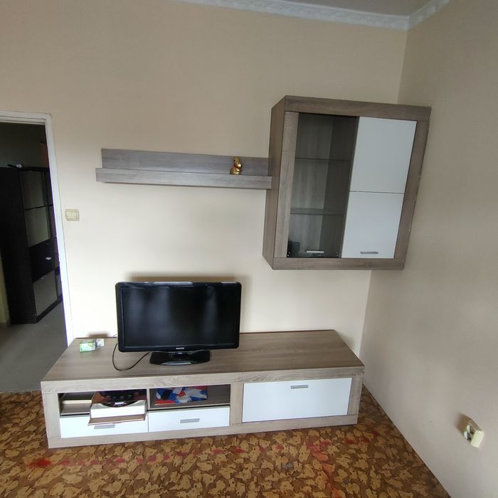 Продавам холова секция