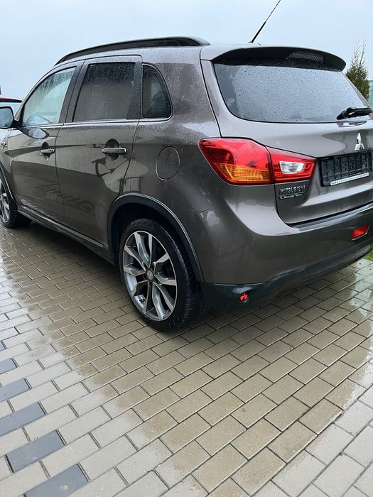 Vand Mitubishi asx facelift 4x4 la buton ,165000 km