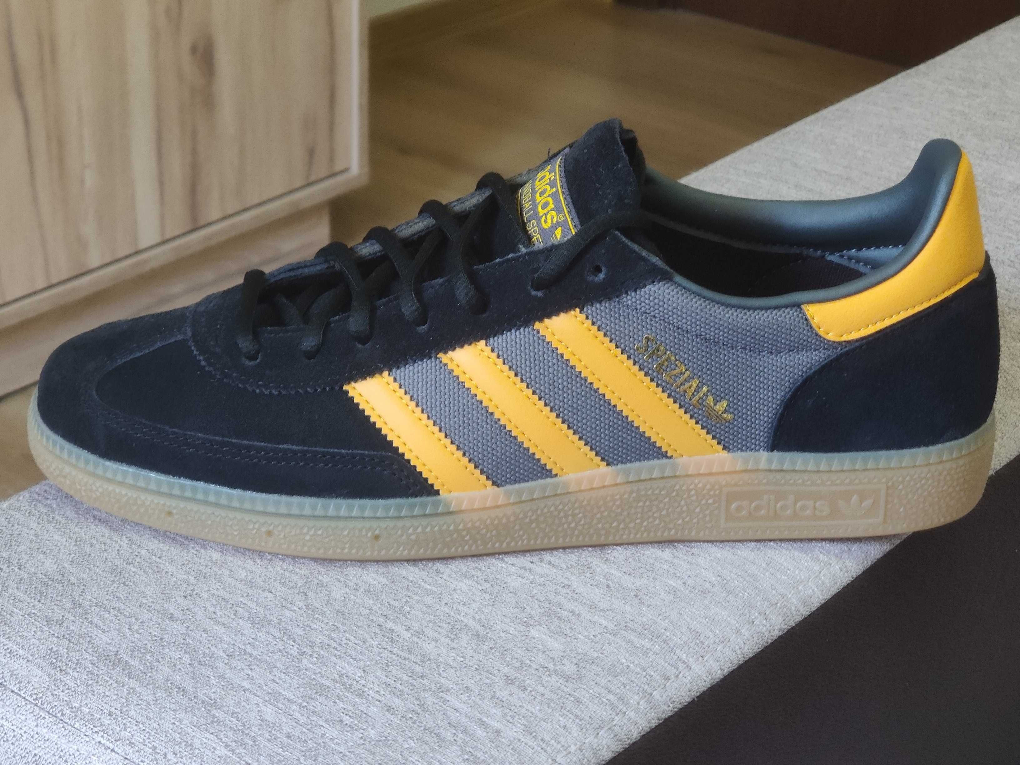 Велурени маратонки Adidas spezial 44 2/3