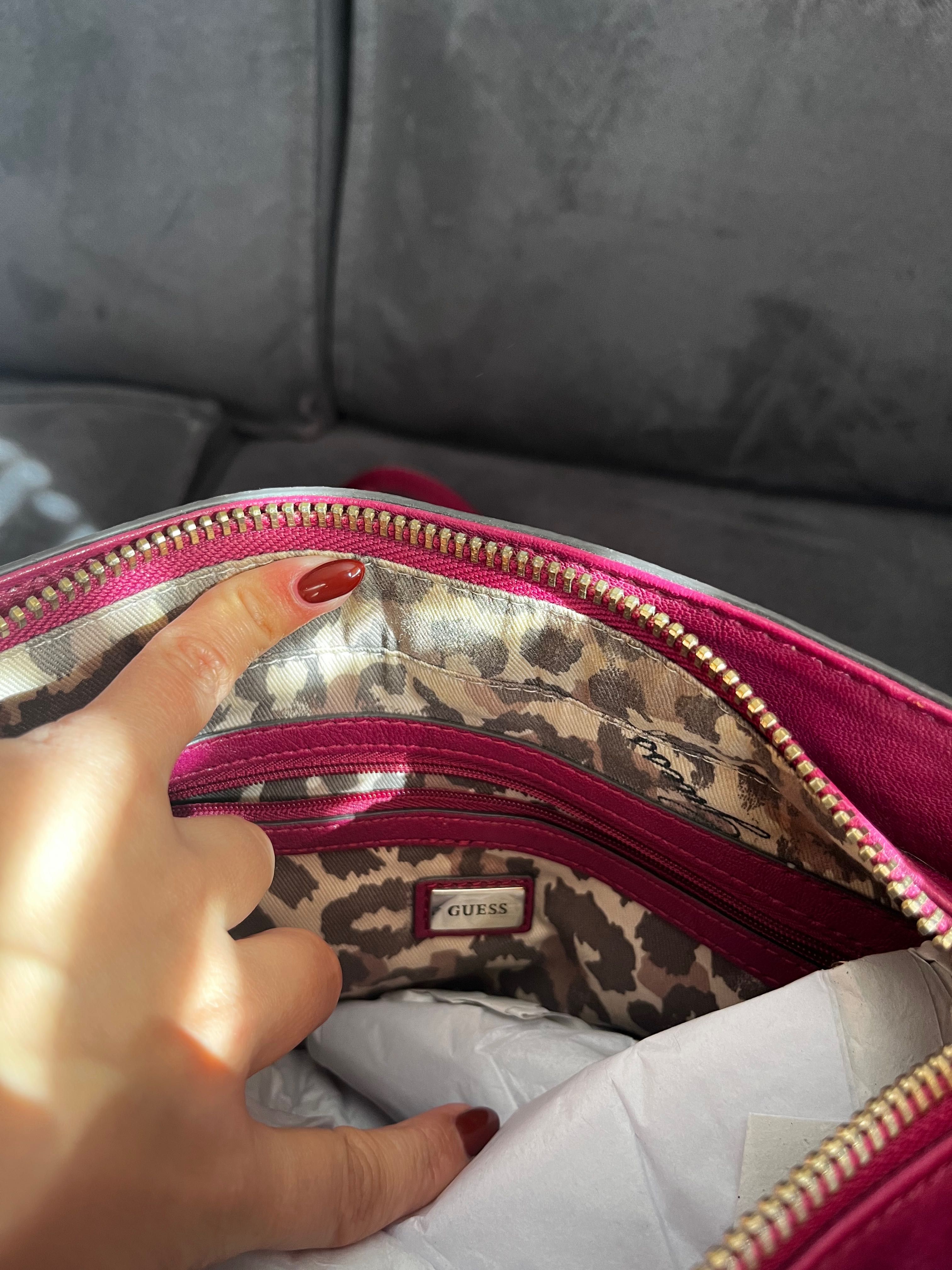 Дамска чанта GUESS
