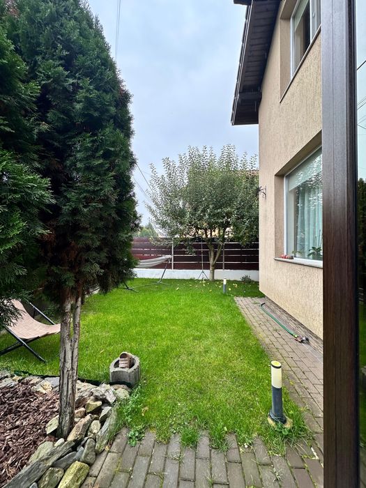Inchiriez casa  cu 3 dormitoare in cartierul uniri