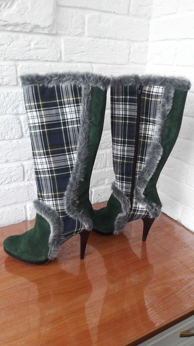 Сделай акцент на ярких сапожках