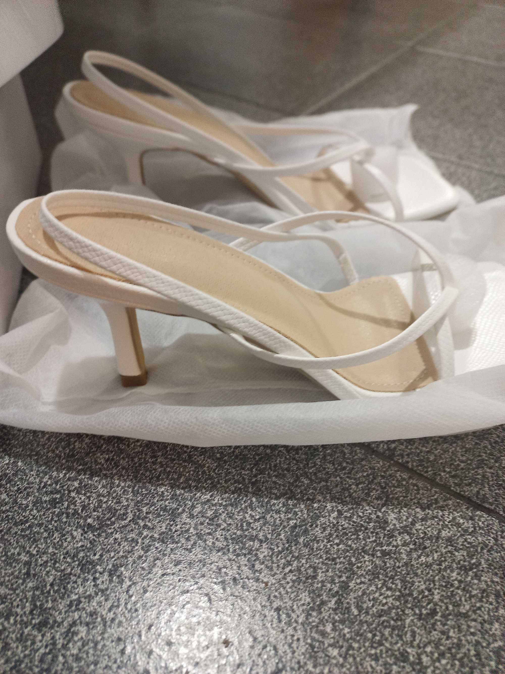 Обувки #сватба висок ток 8 см чисто бели N41-Lable Size, EU size - 40