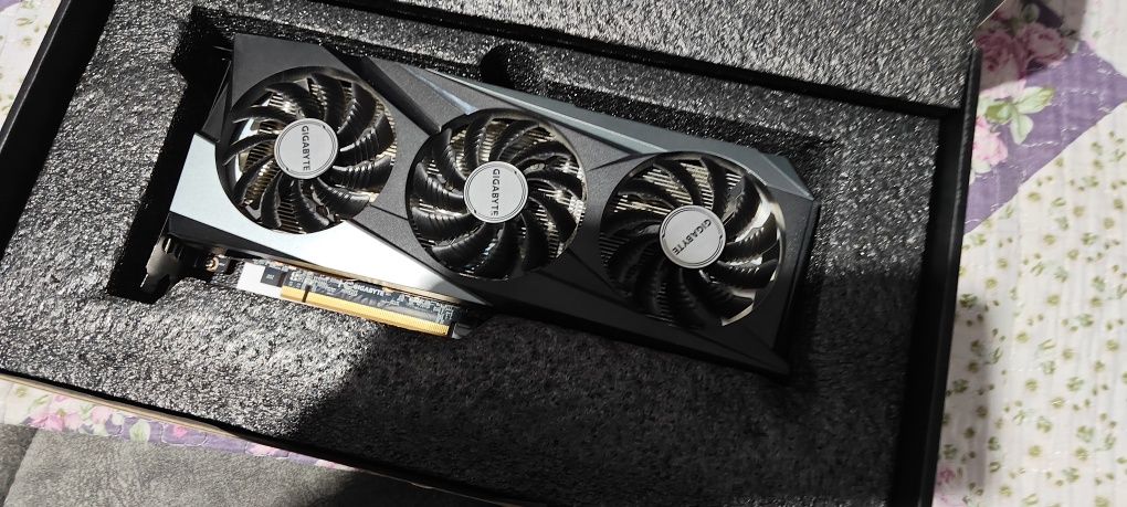 Видеокарта Gigabyte RX 6600 XT Gaming OC 8GB