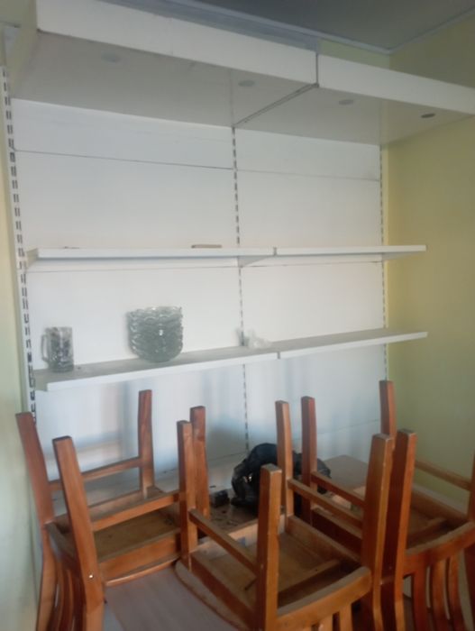 Магазин полкасы сатылады б/у  тг