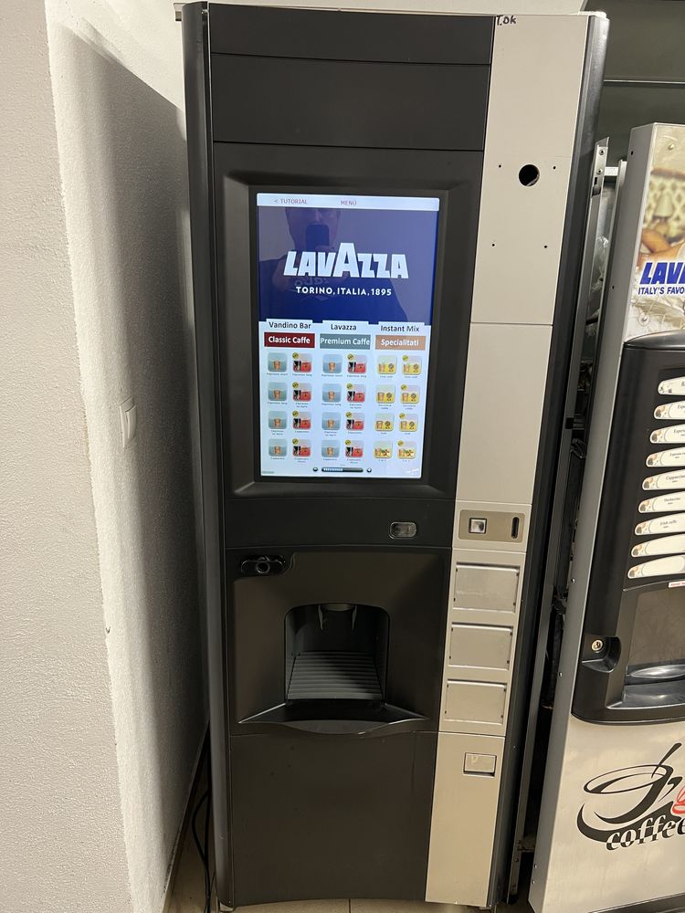 Rhea Vendors Luce X2 Touch TV aparat vending automat