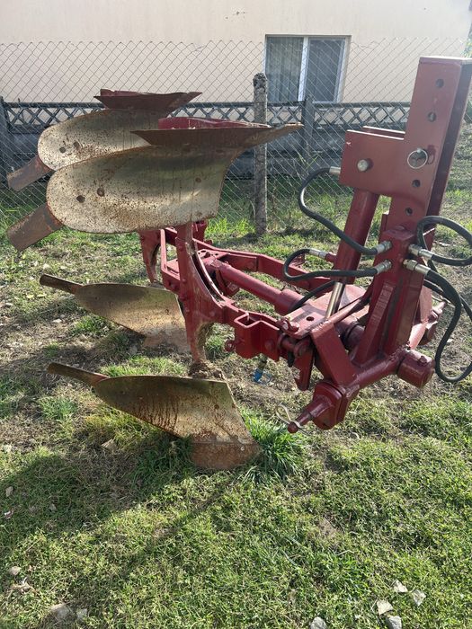 Plug reversibil cu trupite