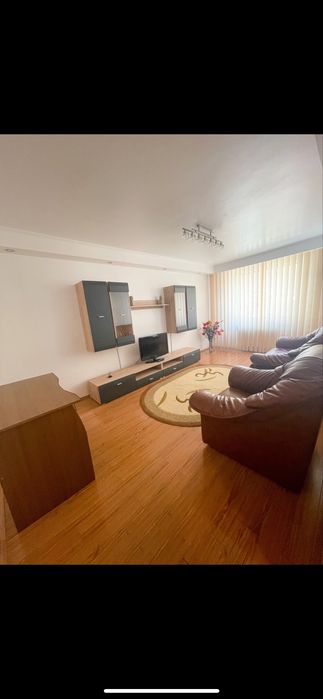 De inchiriat apartament 3 camere Teiul Doamnei