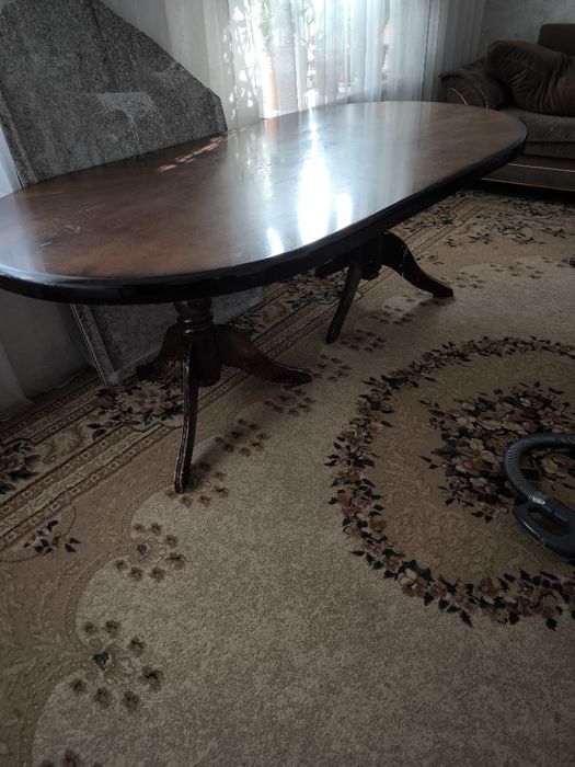 Продам обеденный стол