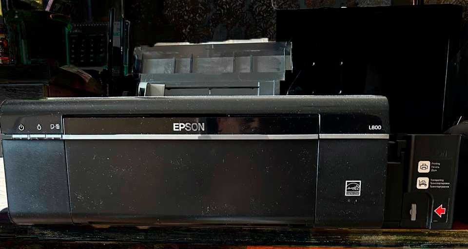 Рангли принтер сотилади EPSON L800