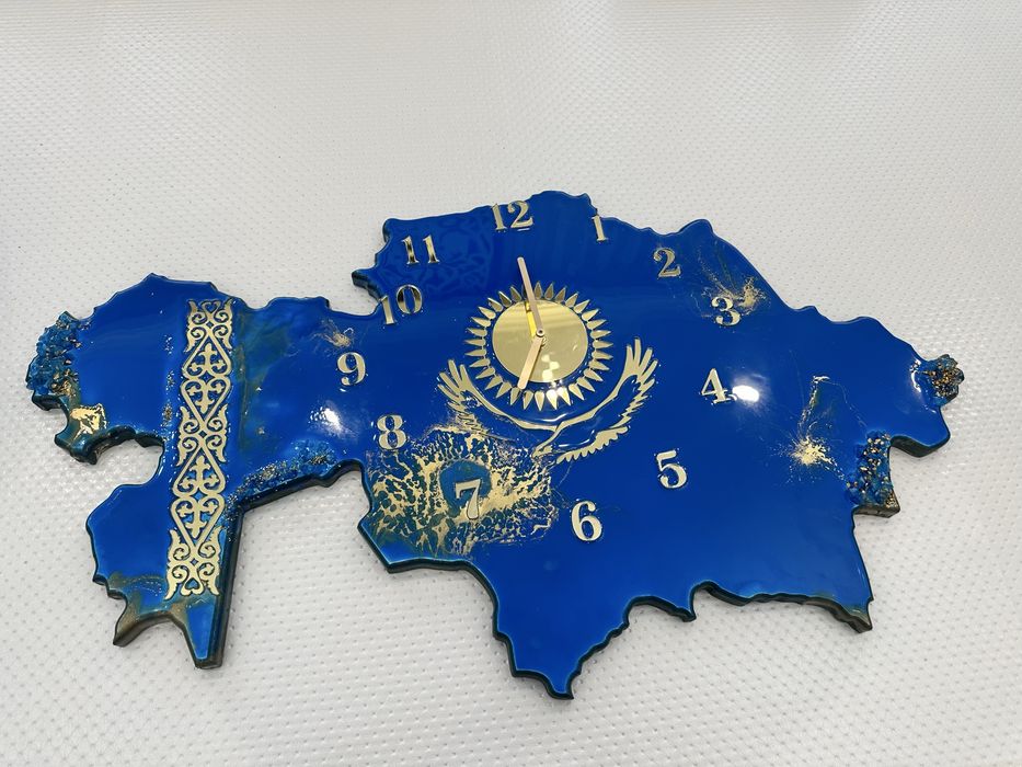 Часы настенные из эпаксидной смолы