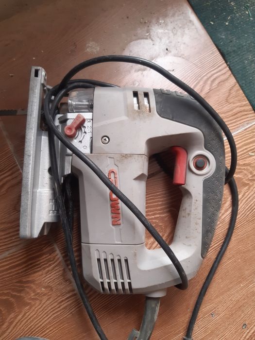 Лобзик  сатылады