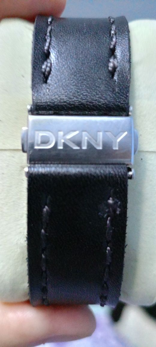 DKNY ceas cu cronograf curea din piele naturală