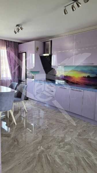 Продава се Тристаен апартамент в Свети Влас - 136 кв.м за 2206 €/кв.м - Снимка #1