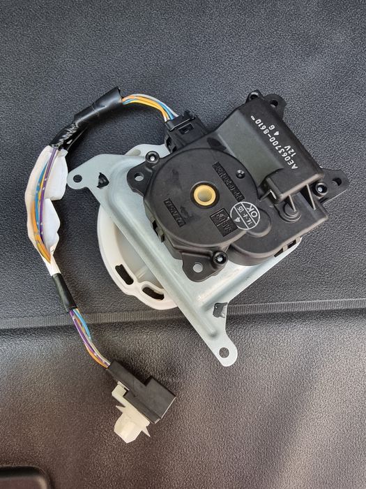 Серво Моторче за Toyota corolla