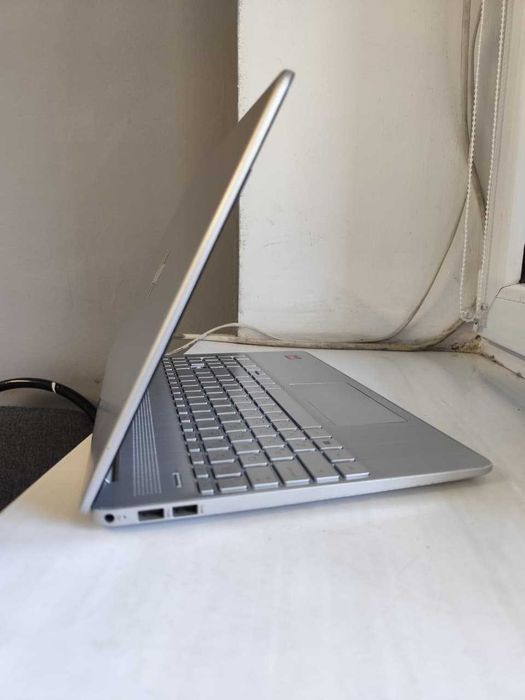 HP SSD M2 512GB RAM 8GB Windows 11 все работает отлично