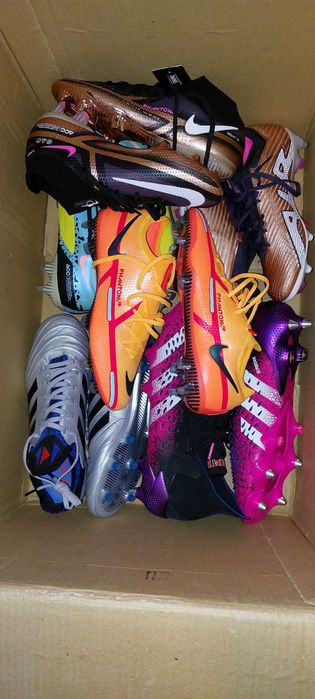 Ghete fotbal adidas si Nike