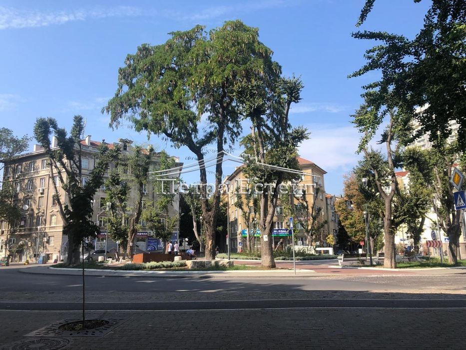 Продава се Тристаен апартамент в Варна, Гръцка махала - 75 кв.м за 2640 €/кв.м - Снимка #1