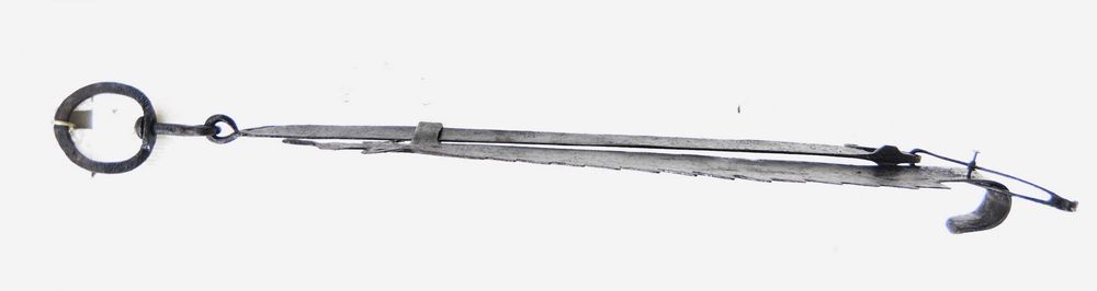 Ustensila veche pentru vatra din fier forjat posibil de secol 19