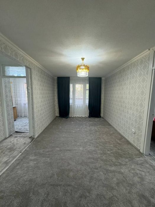 Продается 2х комнотная квартира Вокзал 2 этаже