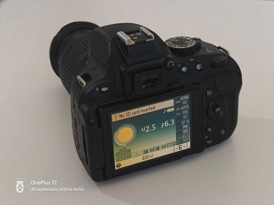 Camera foto DSLR Nikon D5100