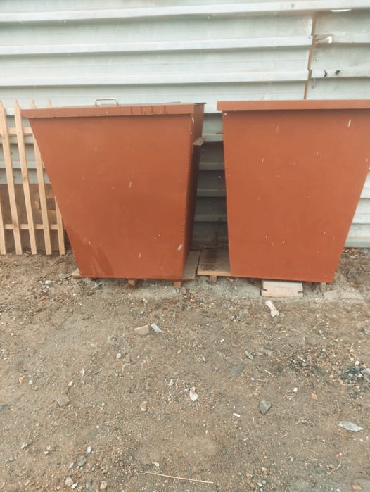 Мусорные баки, контейнеры, урны качели для детей и взрослых.